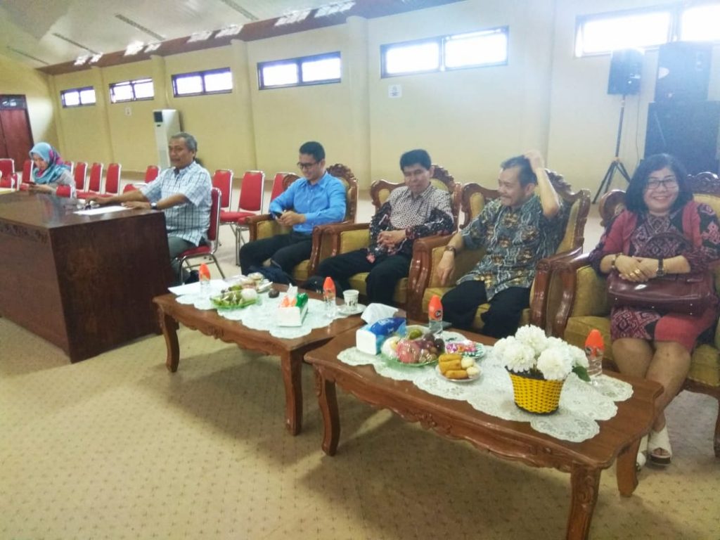 FORUM GROUP DISCUSSION (FGD) KURIKULUM GENERAL EDUCATION BERBASIS NILAI HUMA BETANG UNTUK MEMPERKUAT KARAKTER CINTA DAMAI MAHASISWA UNIVERSITAS PALANGKA RAYA