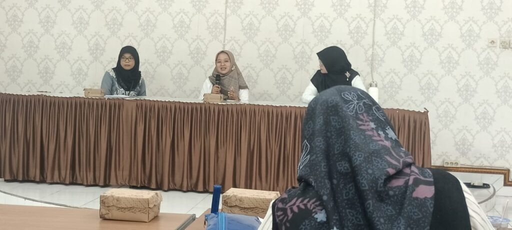 Rapat Panitia PLP (Pengenalan Lapangan Persekolahan) I dan II Semester Genap Tahun Akademik 2024/2025 Fakultas Keguruan dan Ilmu Pendidikan Universitas Palangka Raya