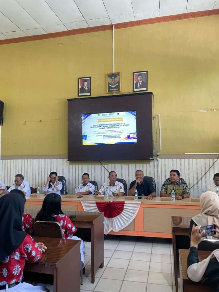 Workshop Pengolahan Limbah Kertas dan Pelatihan Canva For Edu sebagai tindak lanjut mata kuliah Proyek Kepimimpinan PPG Prajabatan Gelombang 2 Tahun 2024.